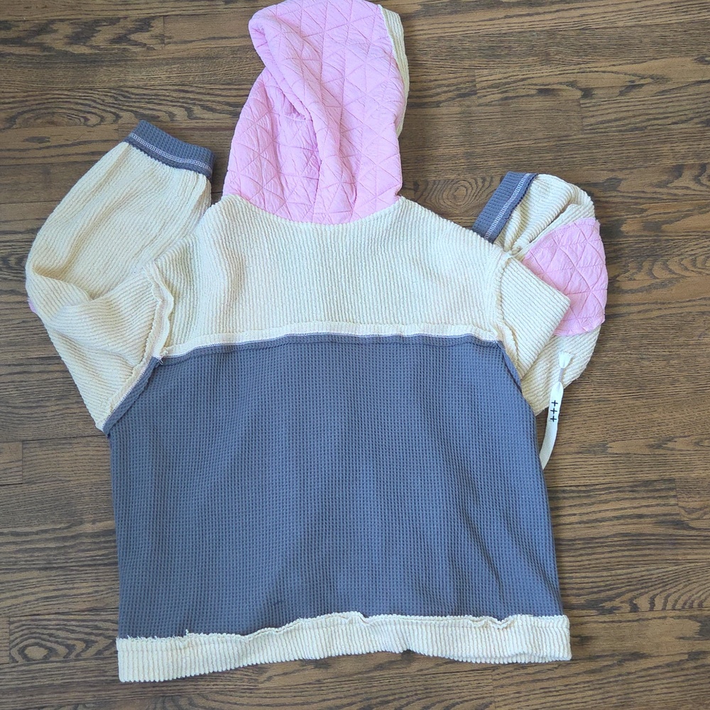 POP Quilted Hoodie - Picture 4 of 4
